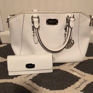 Michael Kors chalk white wallet